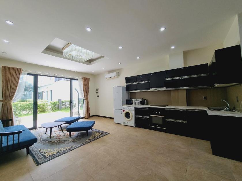 Biệt Thự Nhìn Ra Vườn