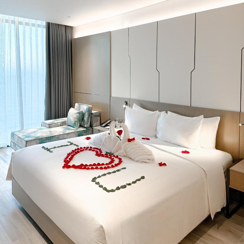 Premier Double Room Partial Sea View with Balcony