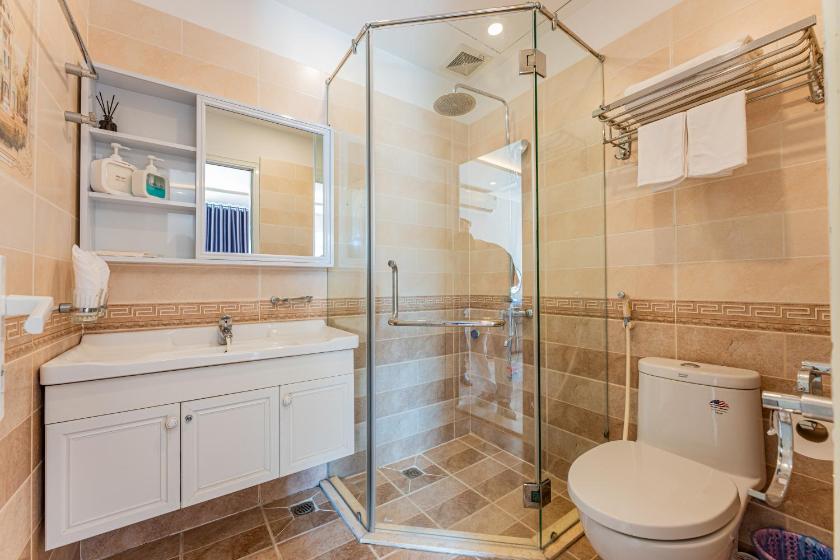 Phòng Deluxe Giường Đôi Có Ban Công