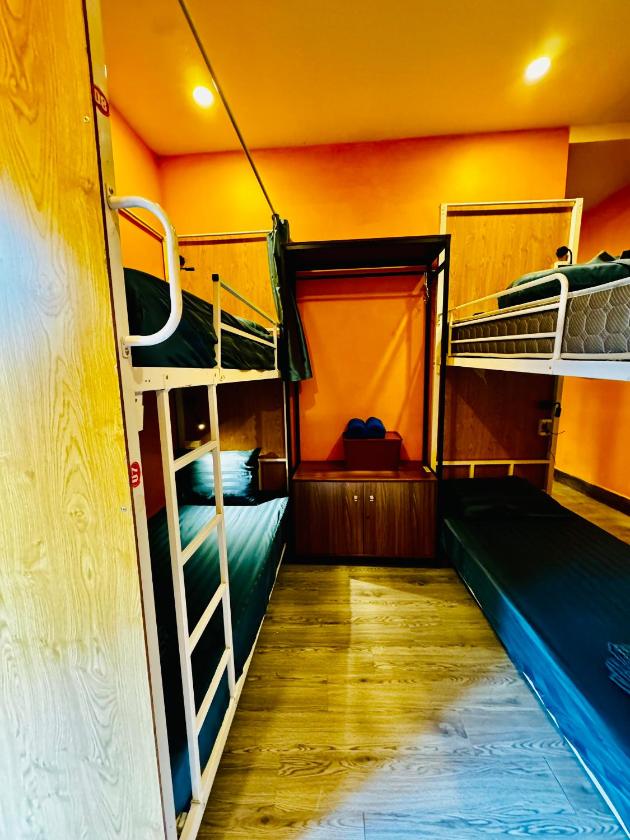 Giường Trong Phòng Ngủ Tập Thể 10 Giường Cho Cả Nam Lẫn Nữ