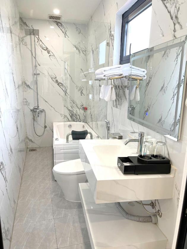 Phòng Deluxe Giường Đôi Có Bồn Tắm