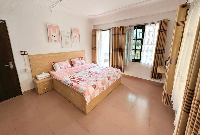 Phòng Giường Đôi Có Ban Công (2 Người Lớn + 1 Trẻ Em)