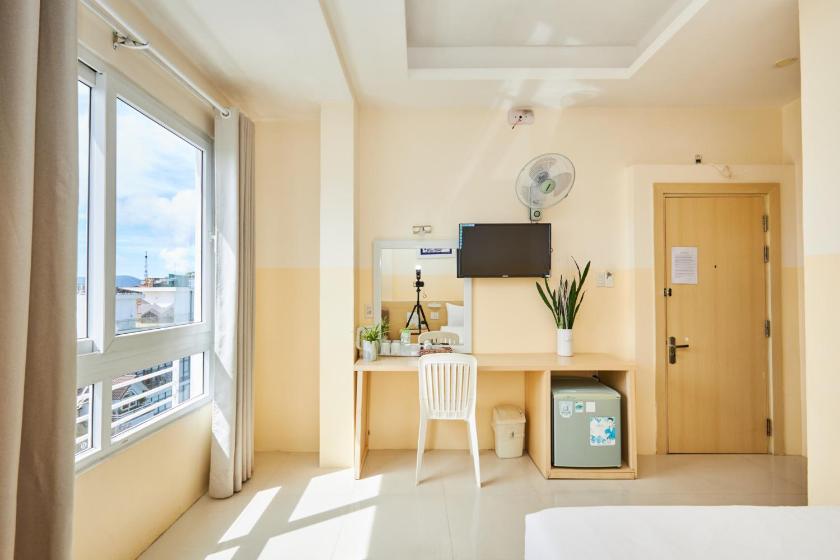 Phòng Giường đôi Deluxe (2 Người lớn + 1 Trẻ em) Phòng Giường đôi Deluxe (2 Người lớn + 1 Trẻ em)