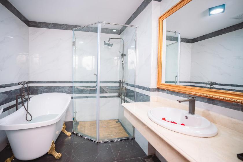 Phòng 4 Người Có Bồn Tắm