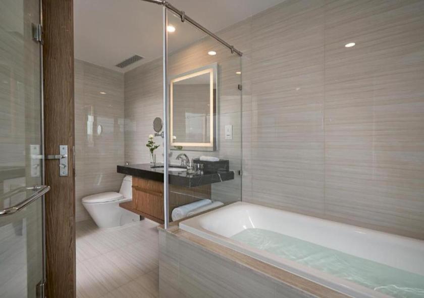 Phòng Deluxe Giường Đôi Có Bồn Tắm