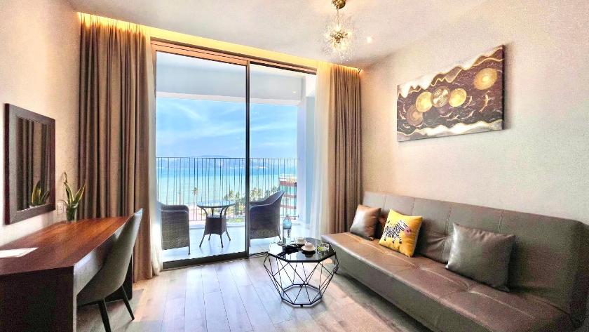 Studio Nhìn Ra Biển