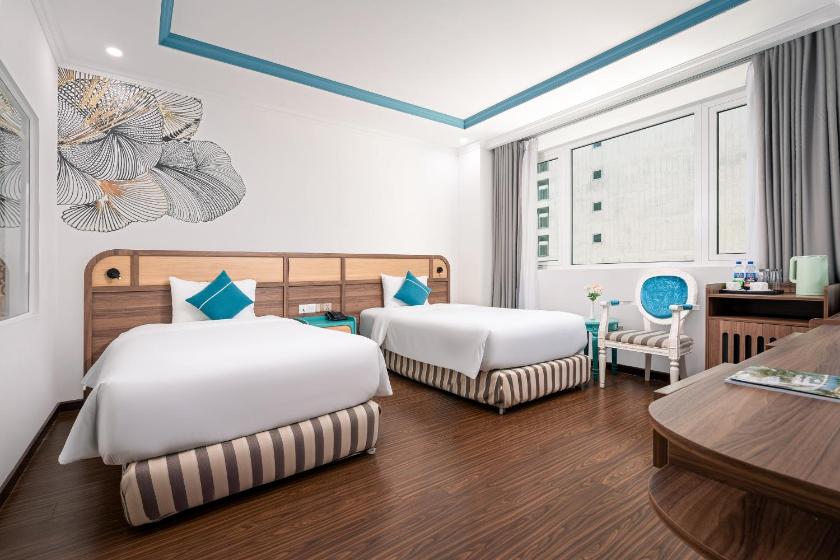 Phòng Gia Đình Nhìn Ra Biển Từ Phía Bên Cạnh