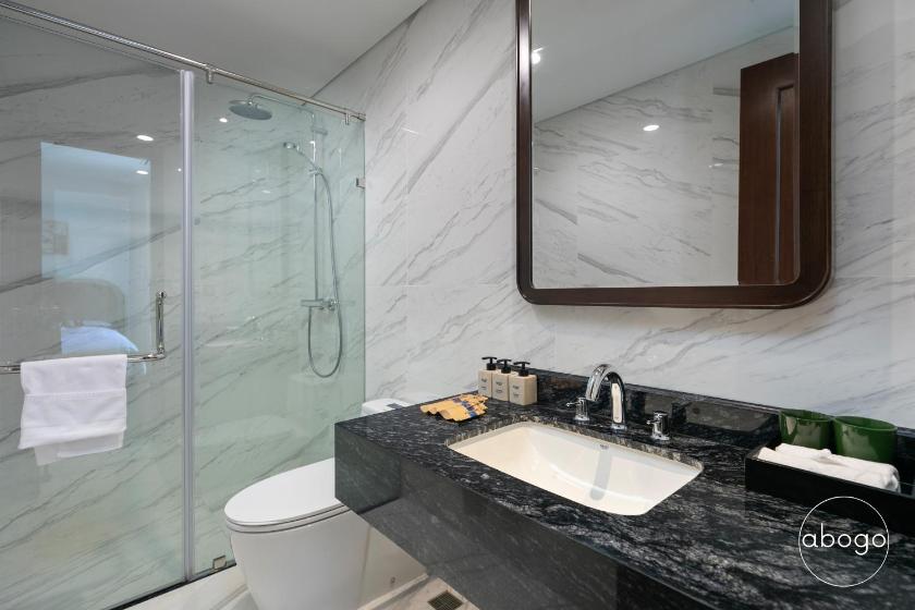 Biệt Thự Nhìn Ra Vườn