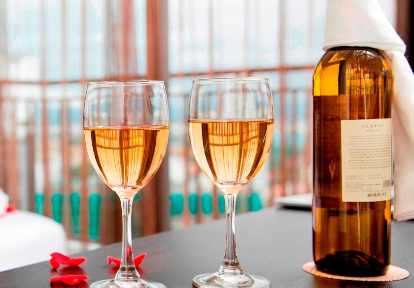 Phòng cho 3 người có Ban Công Phòng cho 3 người có Ban Công