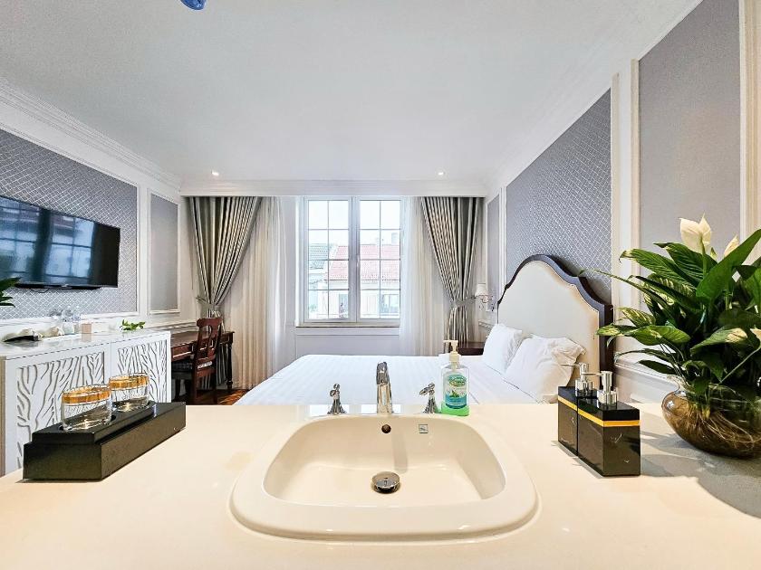 Phòng Deluxe Giường Đôi Có Bồn Tắm