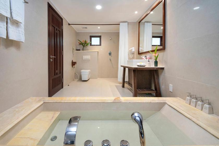 Phòng Deluxe Giường Đôi Nhìn Ra Vườn Phòng Deluxe Giường Đôi Nhìn Ra Vườn