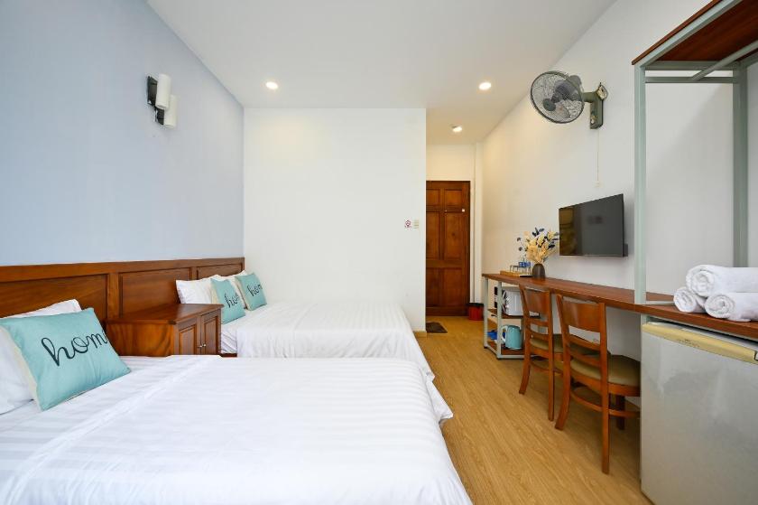 Phòng 3 Người Nhìn Ra Thành Phố