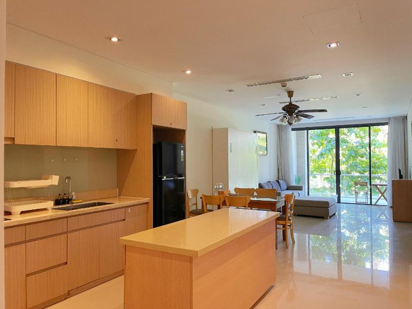 Căn Hộ 2 Phòng Ngủ Nhìn Ra Hồ Bơi