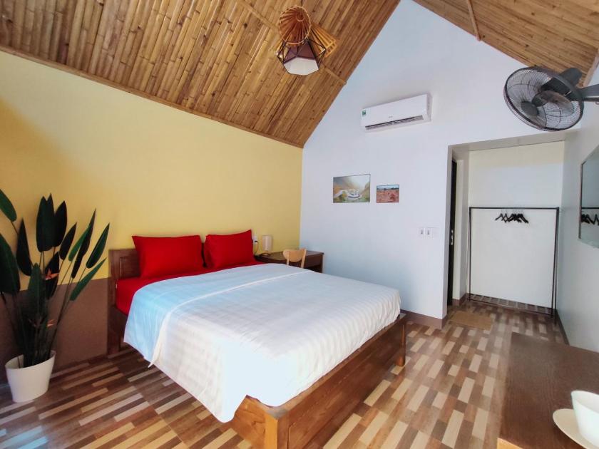 Phòng Deluxe Giường Đôi Có Ban Công