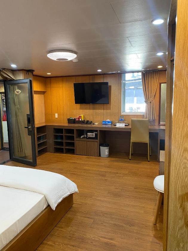 Phòng Giường Đôi Nhìn Ra Hồ Nước