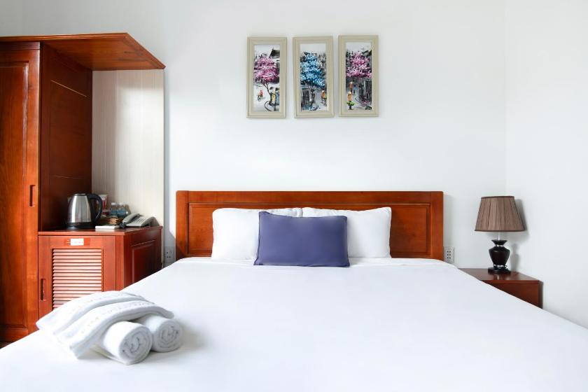 Phòng Có Giường Cỡ King Với Ban Công Phòng Có Giường Cỡ King Với Ban Công