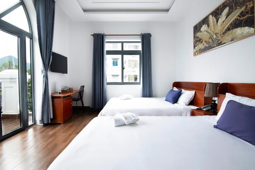 Phòng 4 Người Có Ban Công Phòng 4 Người Có Ban Công