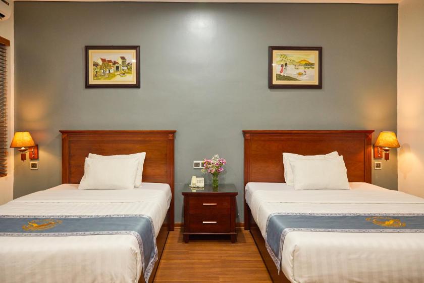 Phòng 3 Người Nhìn Ra Núi