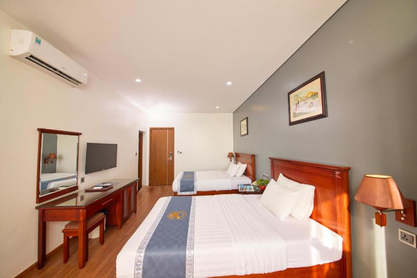 Phòng 3 Người Nhìn Ra Biển