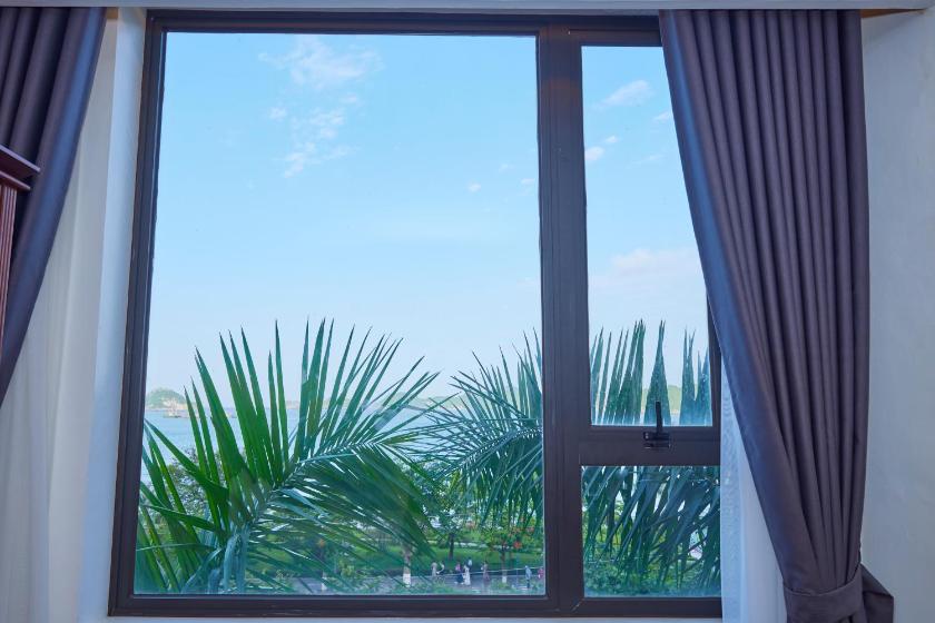 Phòng 3 Người Nhìn Ra Biển