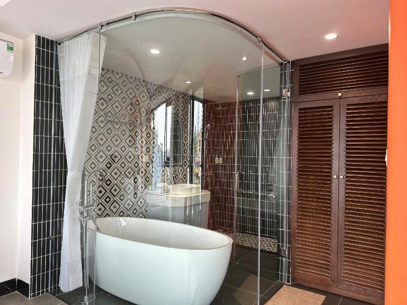 Phòng Deluxe Giường Đôi Có Bồn Tắm