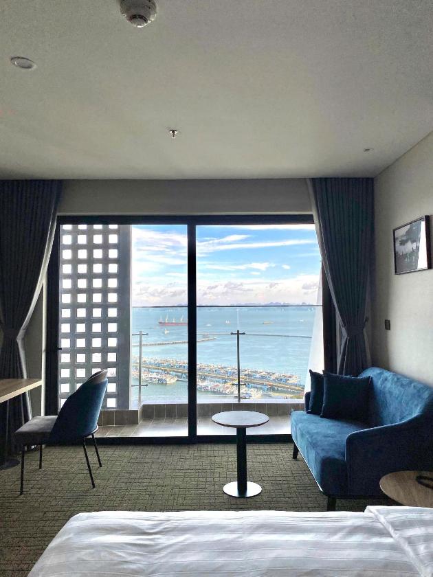 Phòng Deluxe có giường cỡ King và nhìn ra Đại dương