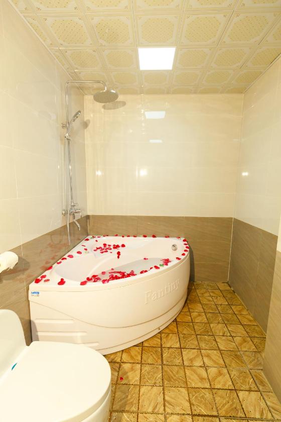 Phòng Gia Đình Có Bồn Tắm