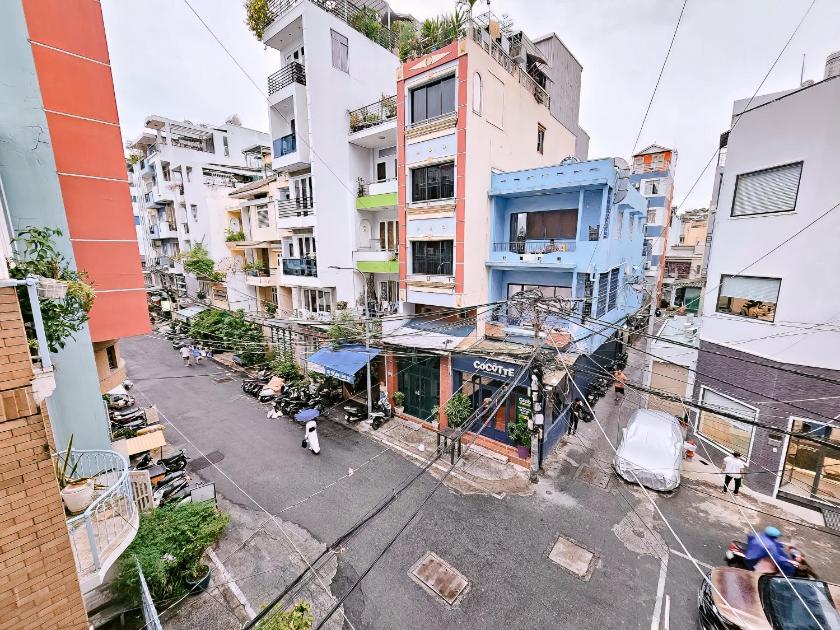 Phòng Deluxe Giường Đôi Có Ban Công