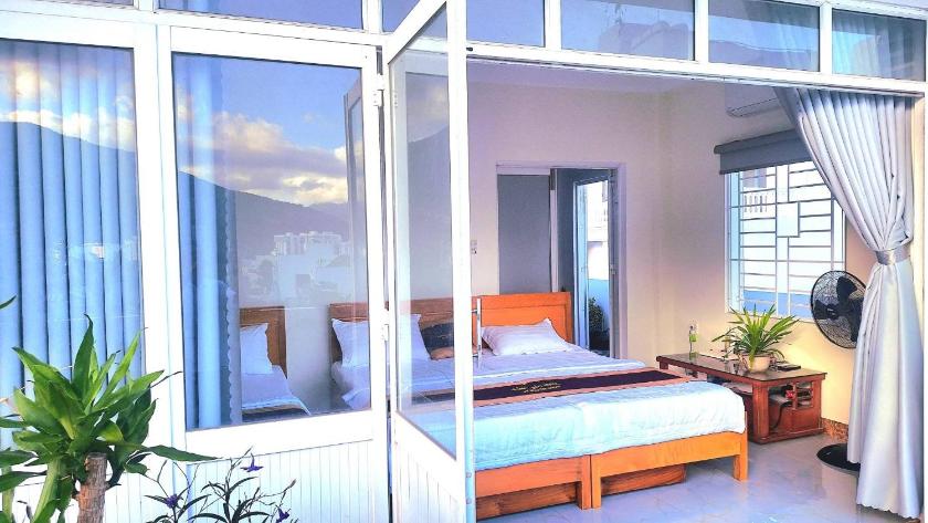 Studio Nhìn Ra Biển