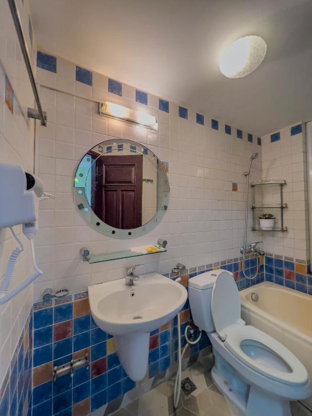 Phòng Có Giường Cỡ King Với Ban Công