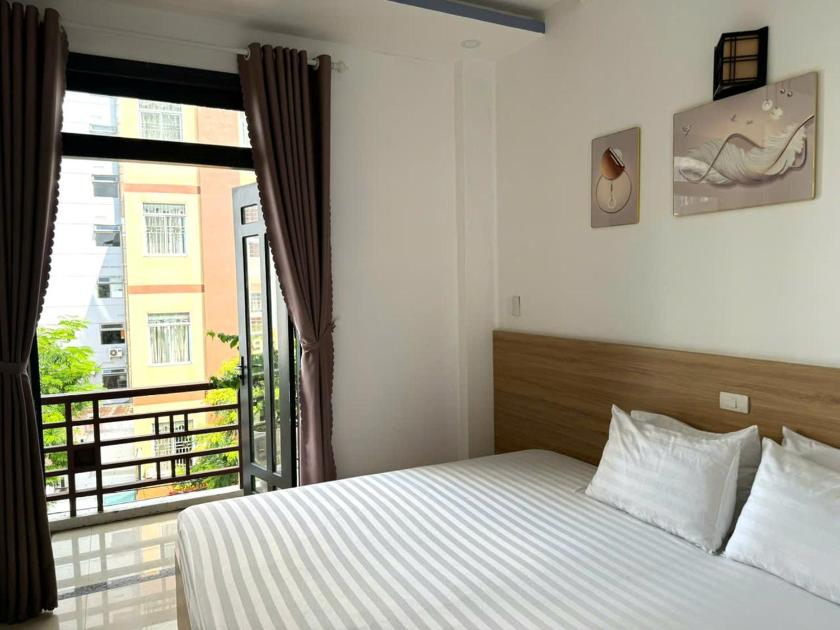 Phòng Giường Đôi Có Ban Công (2 Người Lớn + 1 Trẻ Em)