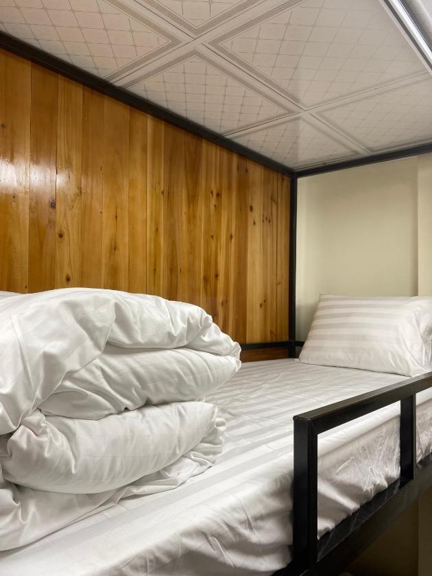 Phòng Ngủ Tập Thể Cho Cả Nam Và Nữ