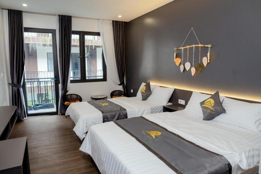 Phòng Deluxe Giường Đôi/2 Giường Đơn Nhìn Ra Hồ Bơi