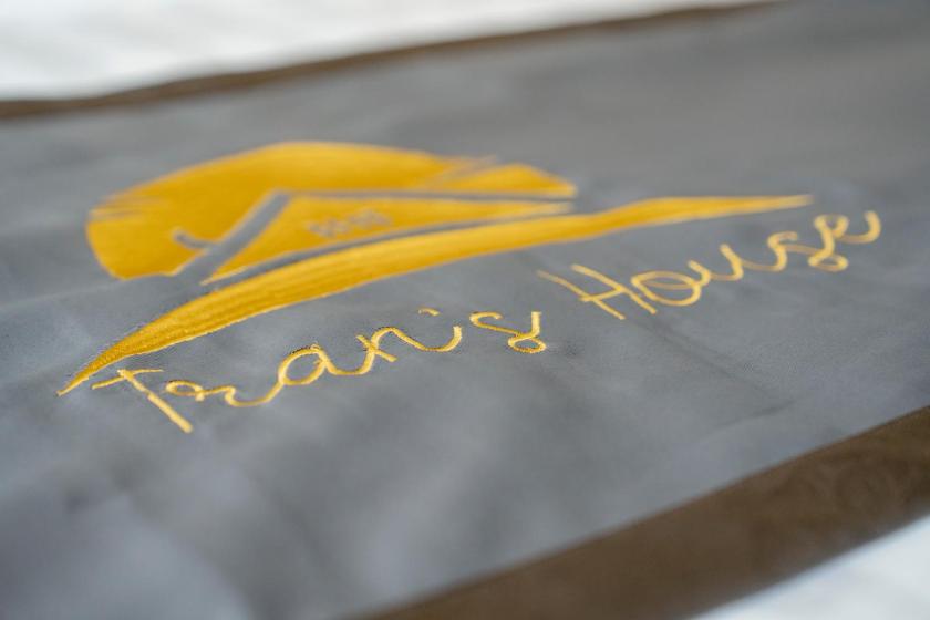 Phòng Deluxe Giường Đôi/2 Giường Đơn Nhìn Ra Hồ Bơi