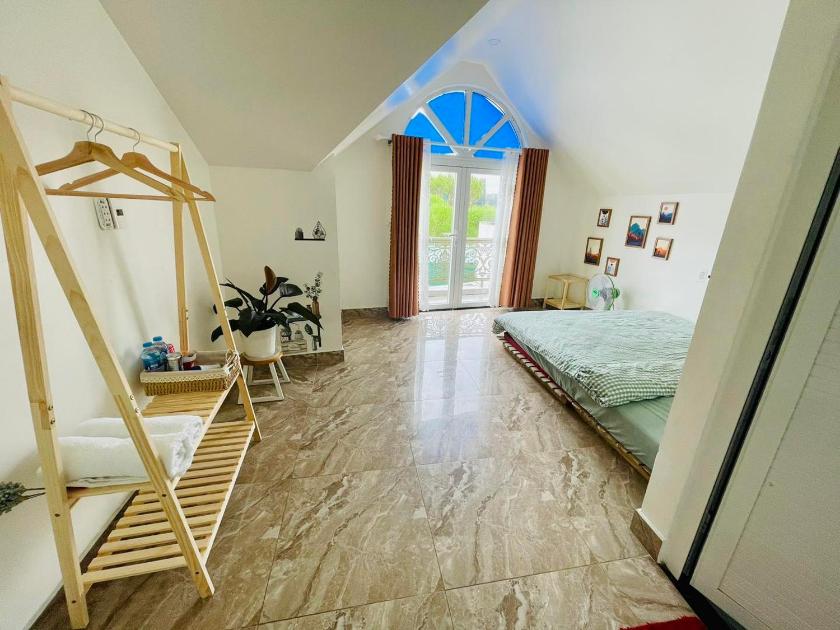 Phòng Giường Đôi Có Ban Công