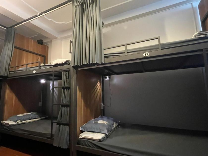 Giường Tầng Trong Phòng Ngủ Tập Thể Cho Nam Và Nữ