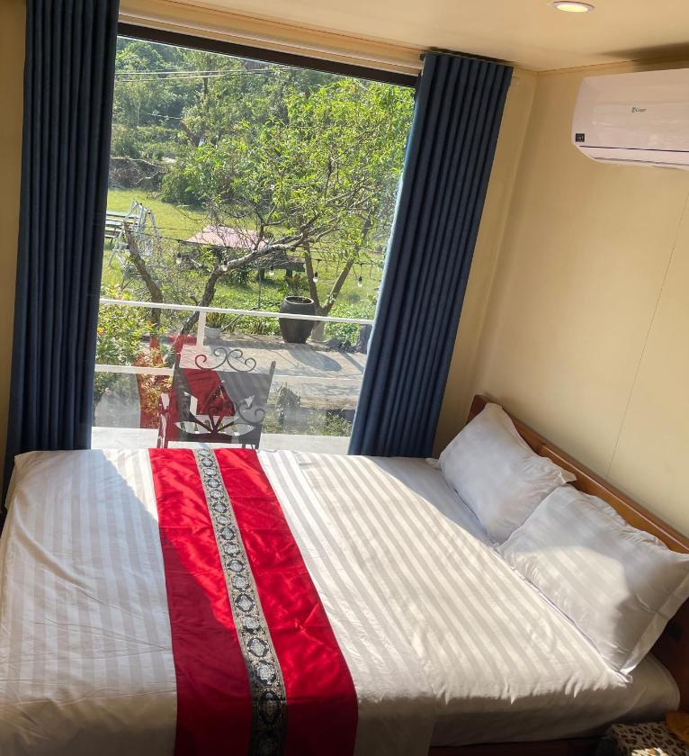 Bungalow với Sân hiên