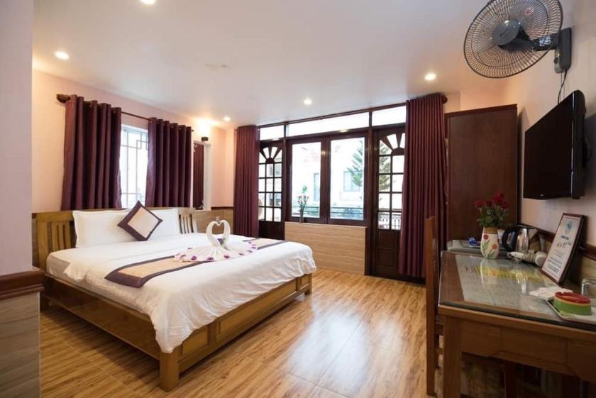 Phòng Deluxe Giường Đôi Có Ban Công Phòng Deluxe Giường Đôi Có Ban Công