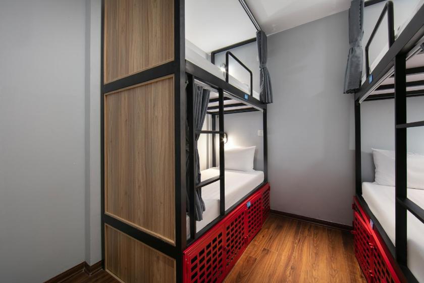 Giường trong Phòng ngủ tập thể cả Nam và Nữ 4 Người