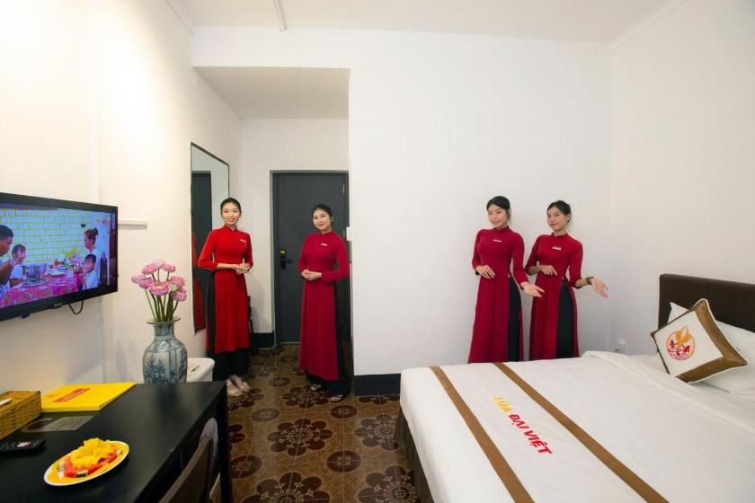 Phòng Deluxe Giường Đôi Có Ban Công