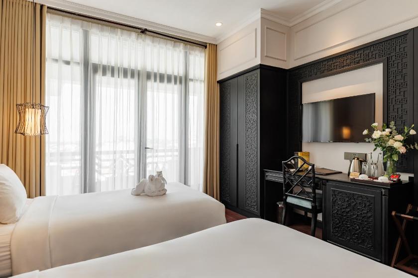 Phòn Senior 2 Giường Đơn Có Ban Công Nhìn Ra Hồ Bơi