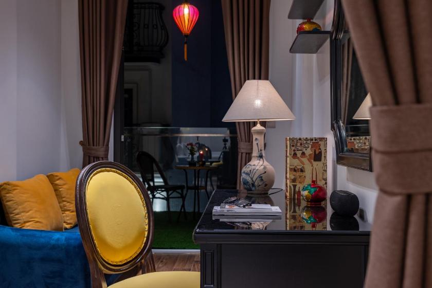 Suite Gia Đình Có Ban Công