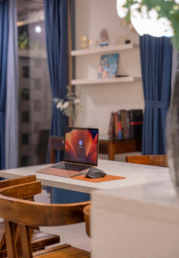 Biệt Thự Nhìn Ra Vườn