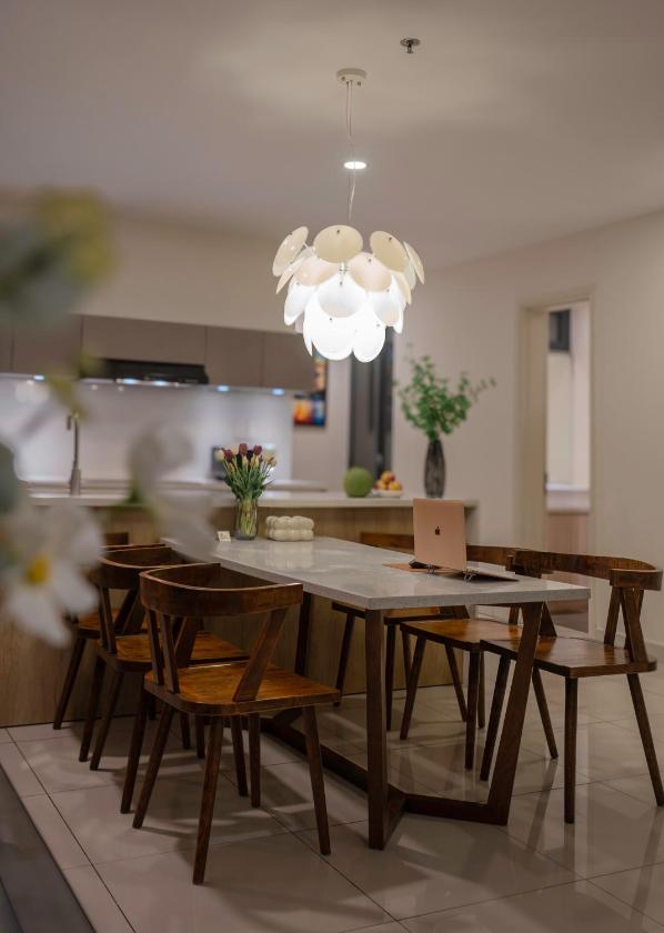 Biệt Thự Nhìn Ra Vườn