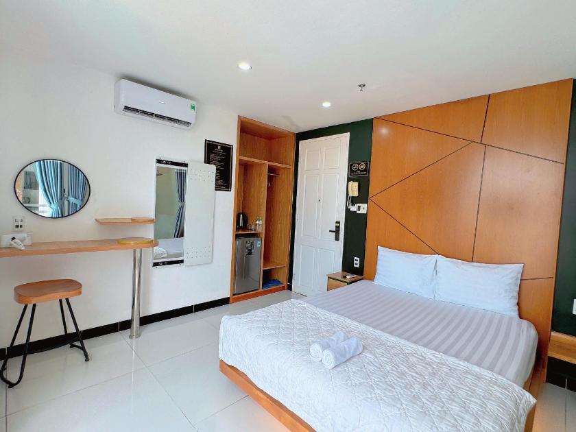 Phòng Deluxe Giường Đôi Có Ban Công Phòng Deluxe Giường Đôi Có Ban Công