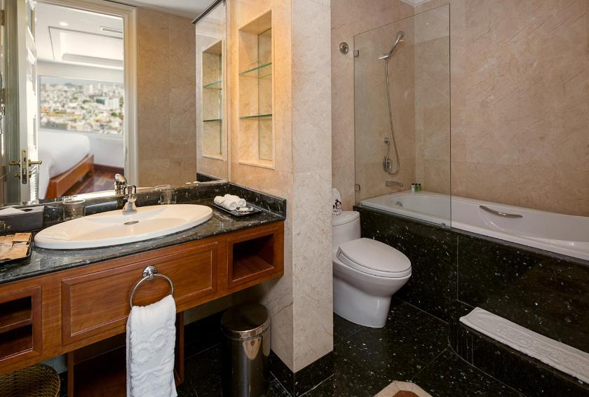 Suite Nhìn Ra Thành Phố