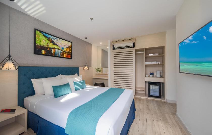 Phòng Deluxe Giường Đôi Có Ban Công