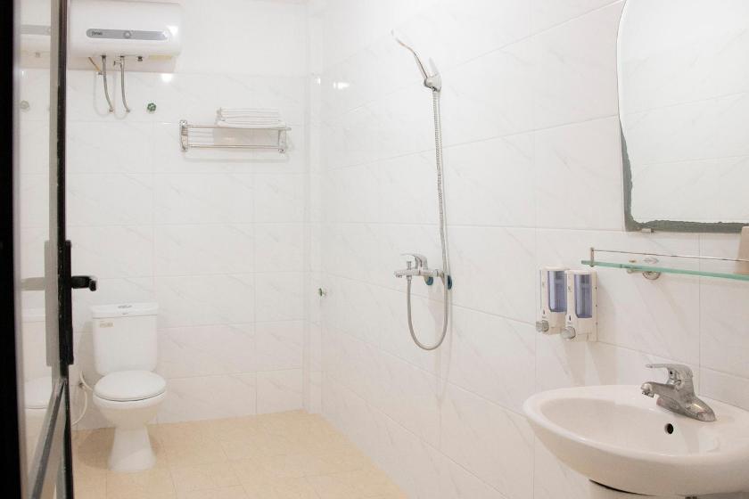 Phòng ngủ Tập thể 8 Giường cho cả Nam và Nữ