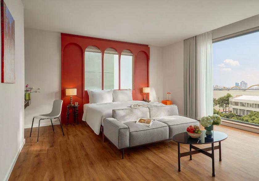 Suite Retreat River View