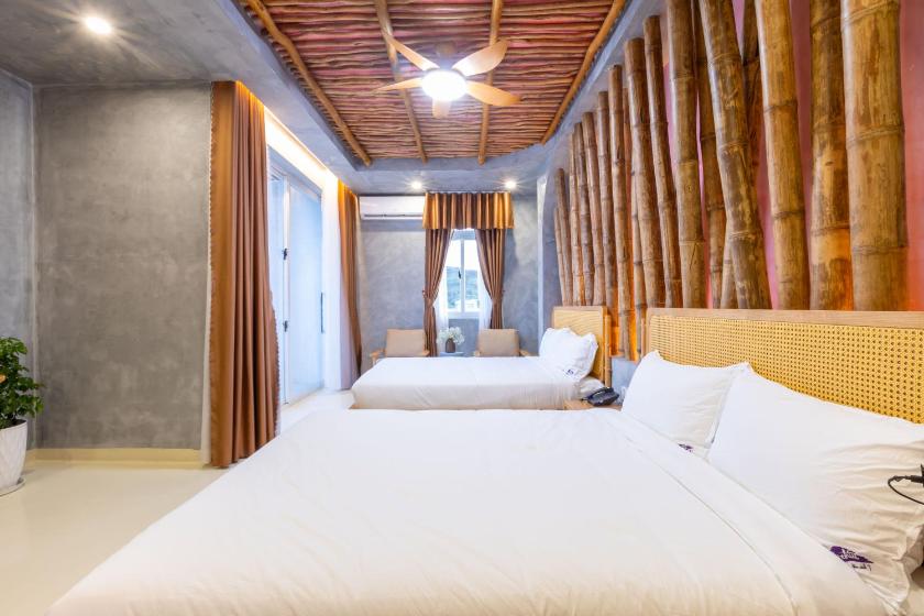 Phòng 4 người nhìn ra vườn